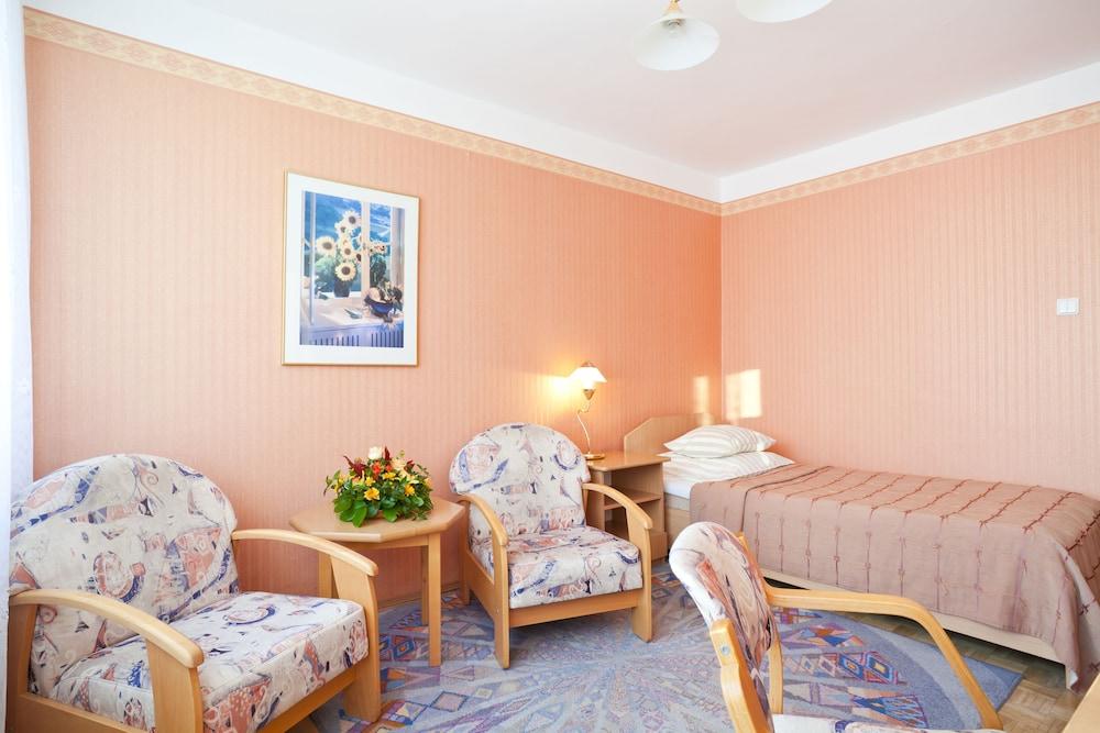 פוזנן Hotel Ikar מראה חיצוני תמונה